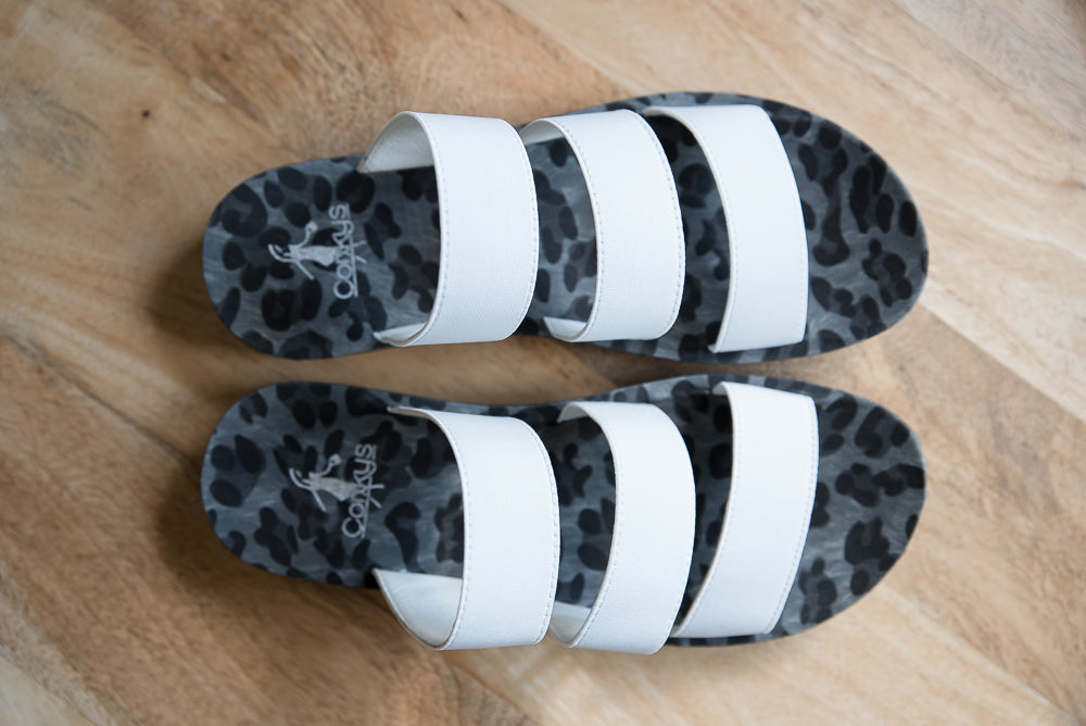 The Dafne in White Leopard