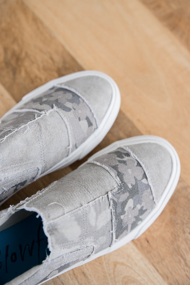 Maddox Sneaker in Love Not War