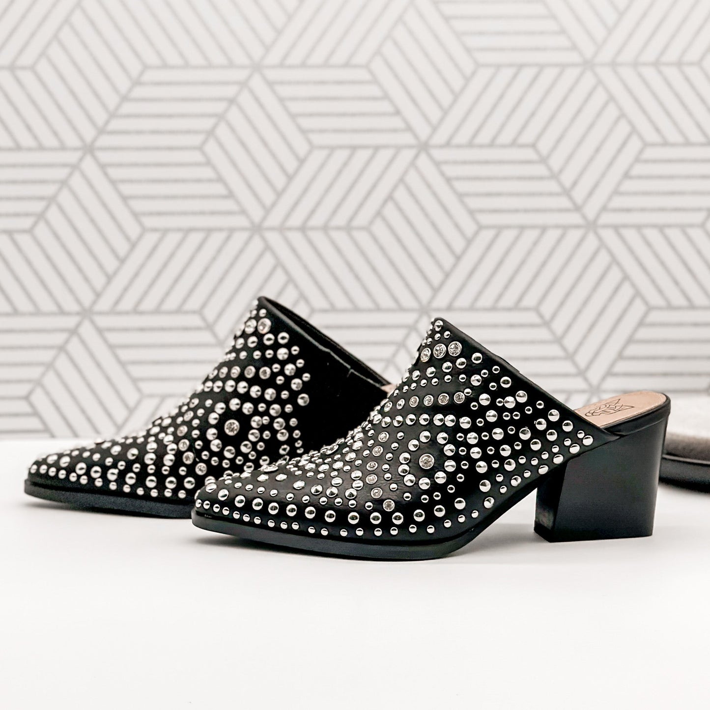 Beast Hazel Mule in Black