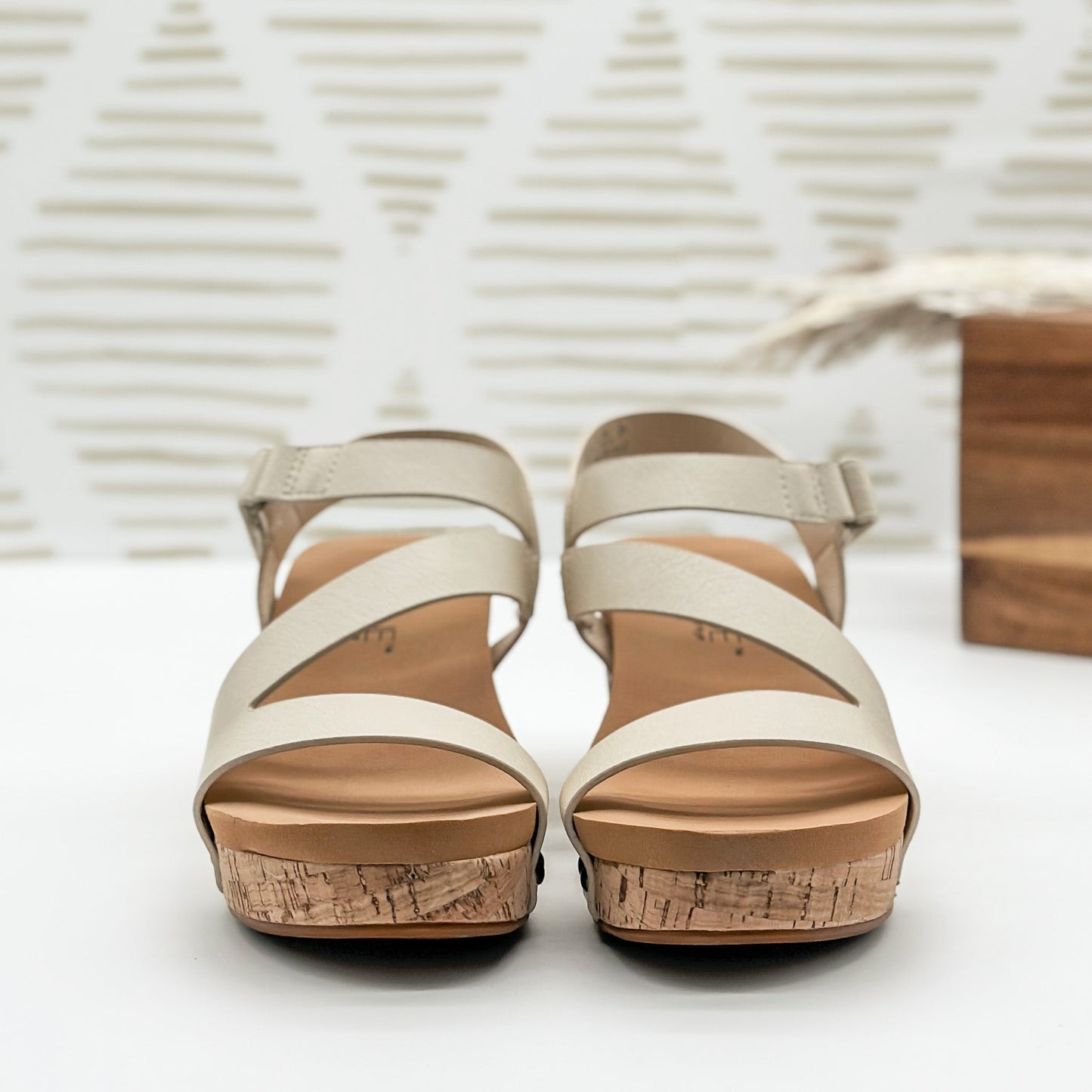 Corkys Spring Fling in Cream
