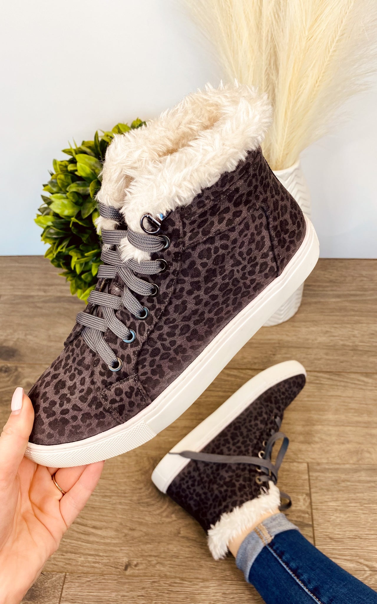 Corkys Templin Sneaker in Grey