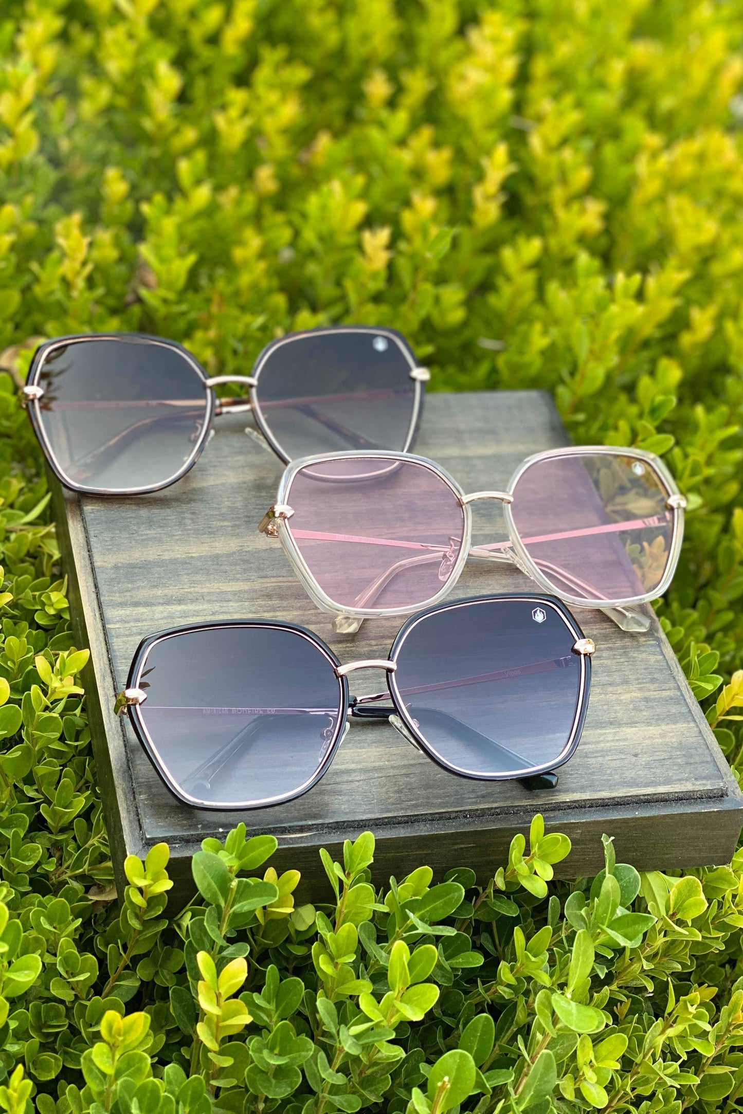 American Bonfire Vibes Sunglasses in Black