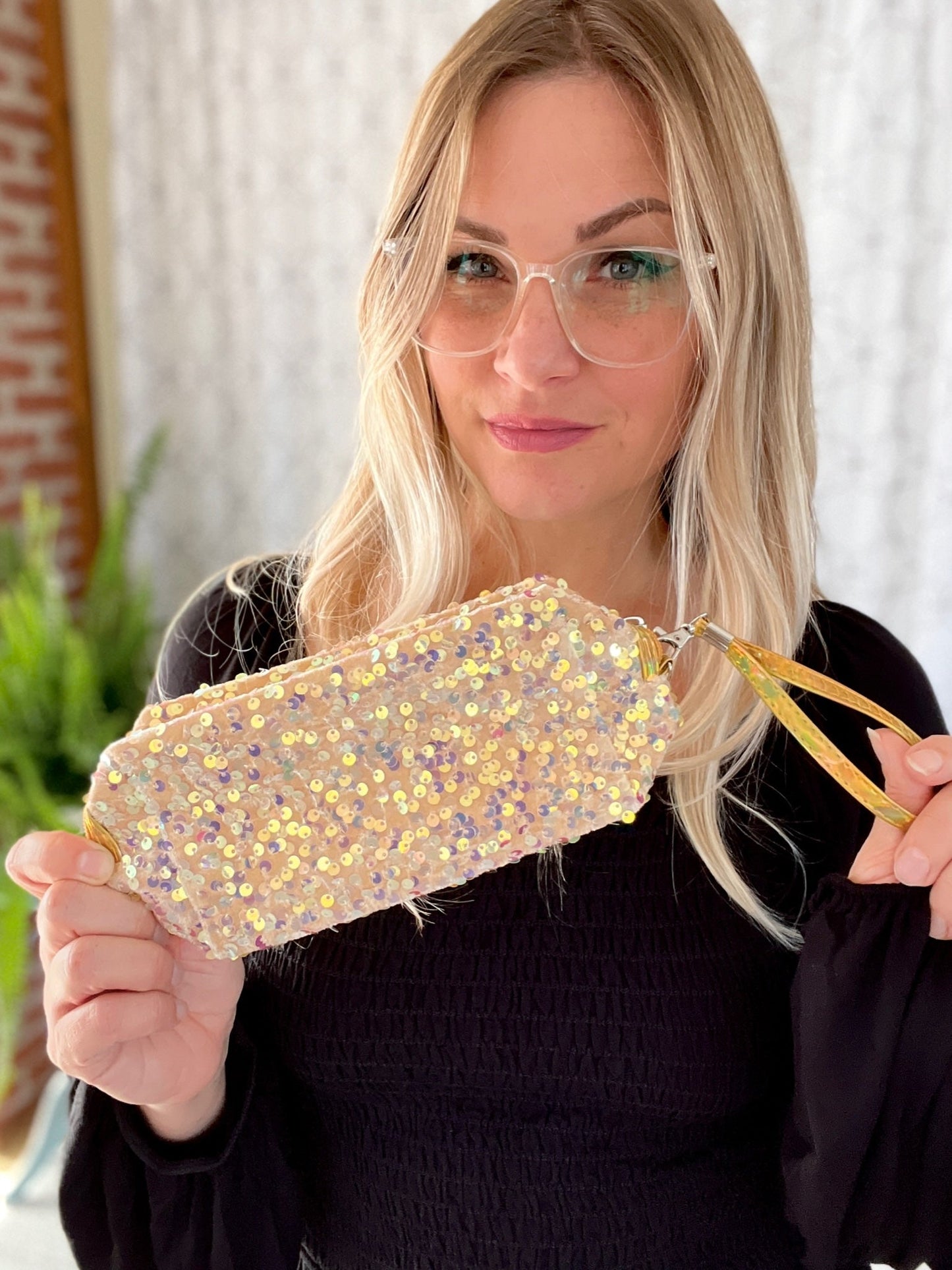 Bring on the Day Sequins Bag in Gold