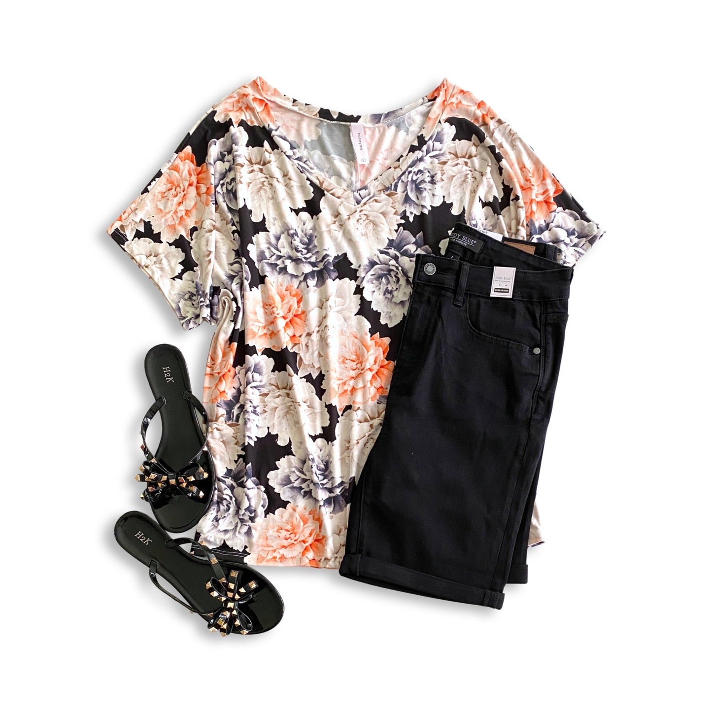 Bow-Youtiful Sandals in Black
