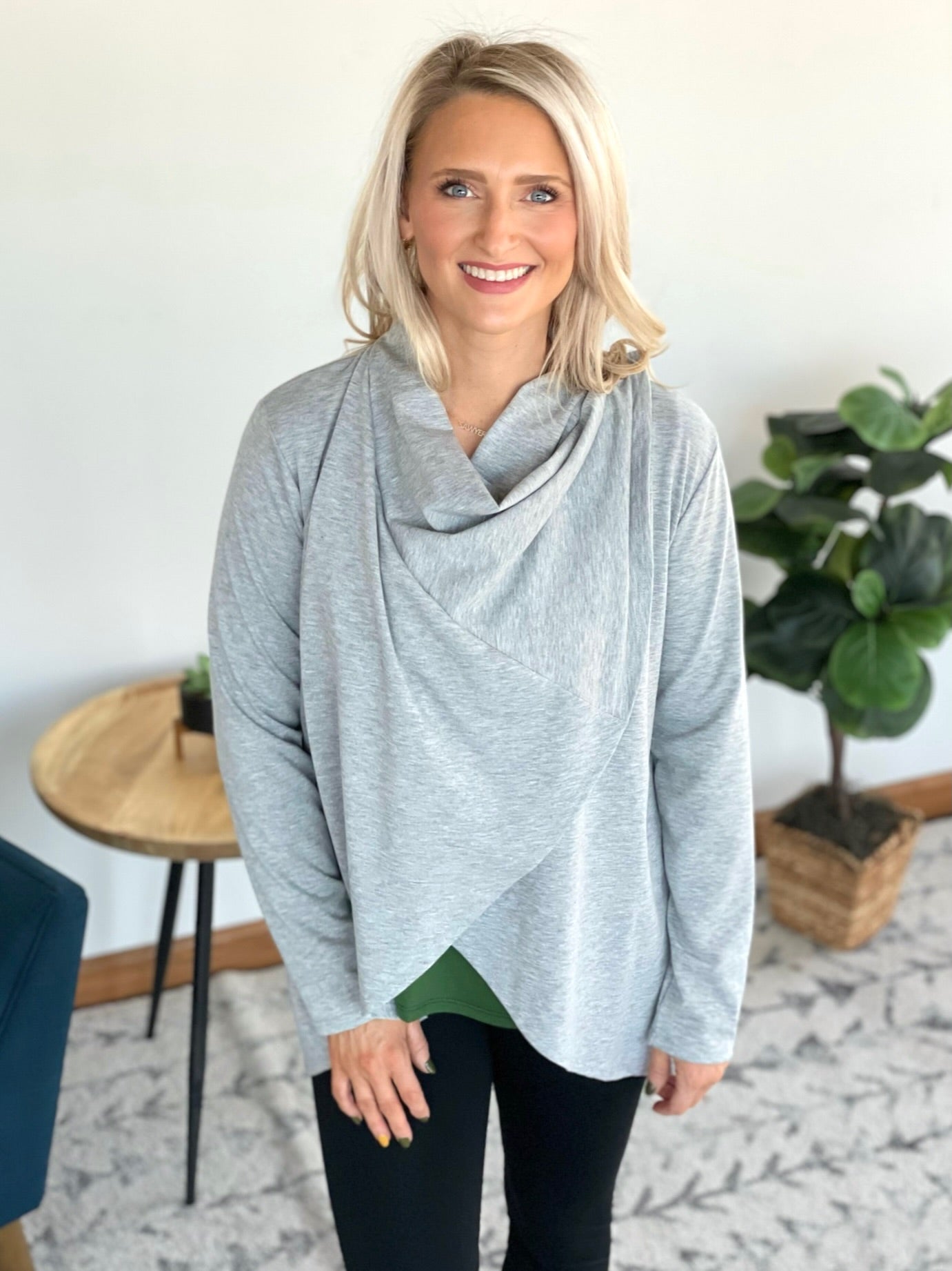 Love Story Cardigan in Grey