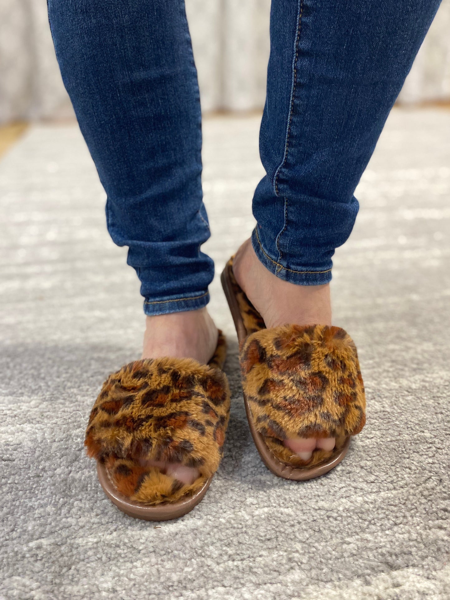 Fuzzy Slipper Sandals in Leopard