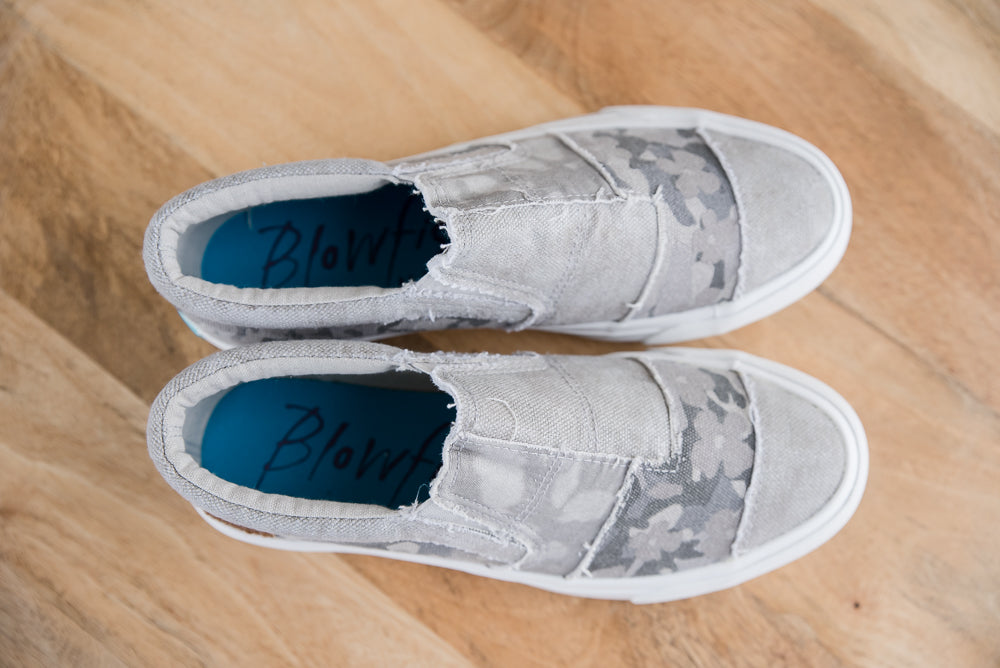 Maddox Sneaker in Love Not War