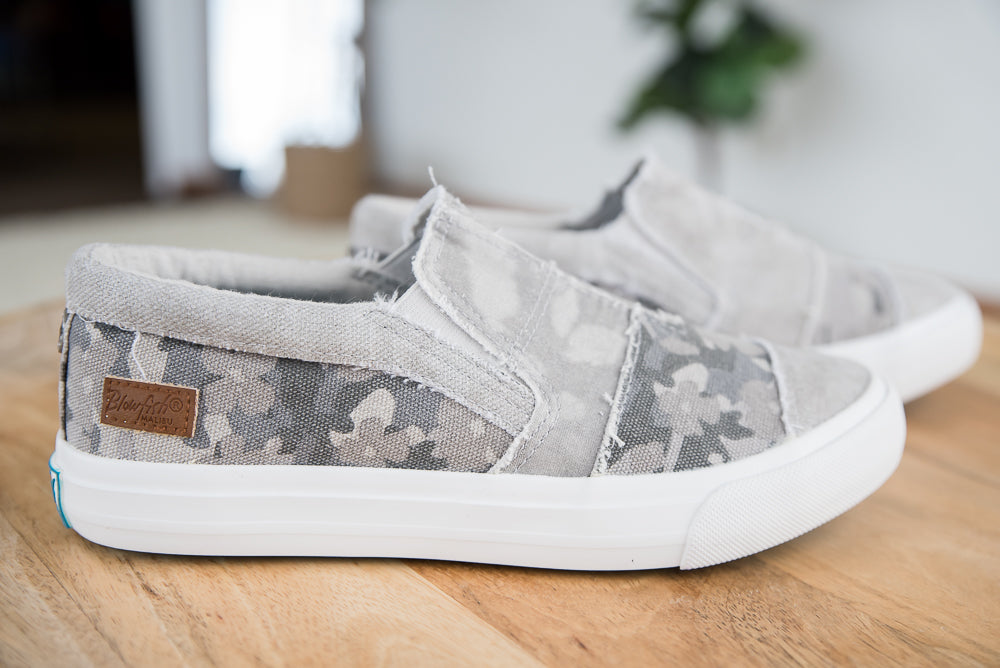 Maddox Sneaker in Love Not War