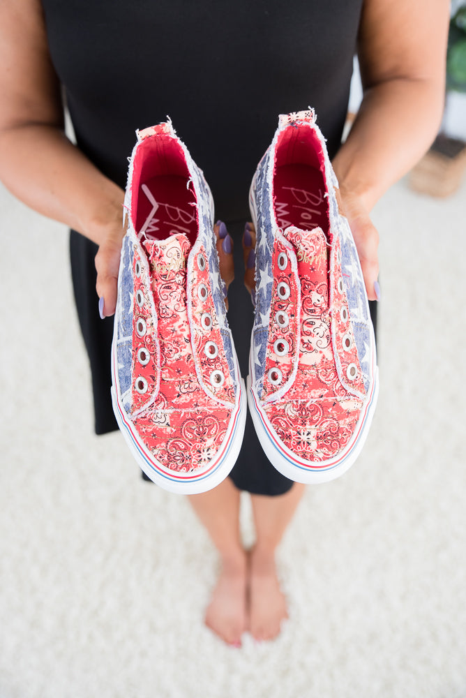 Play Sneaker in Red Bandit