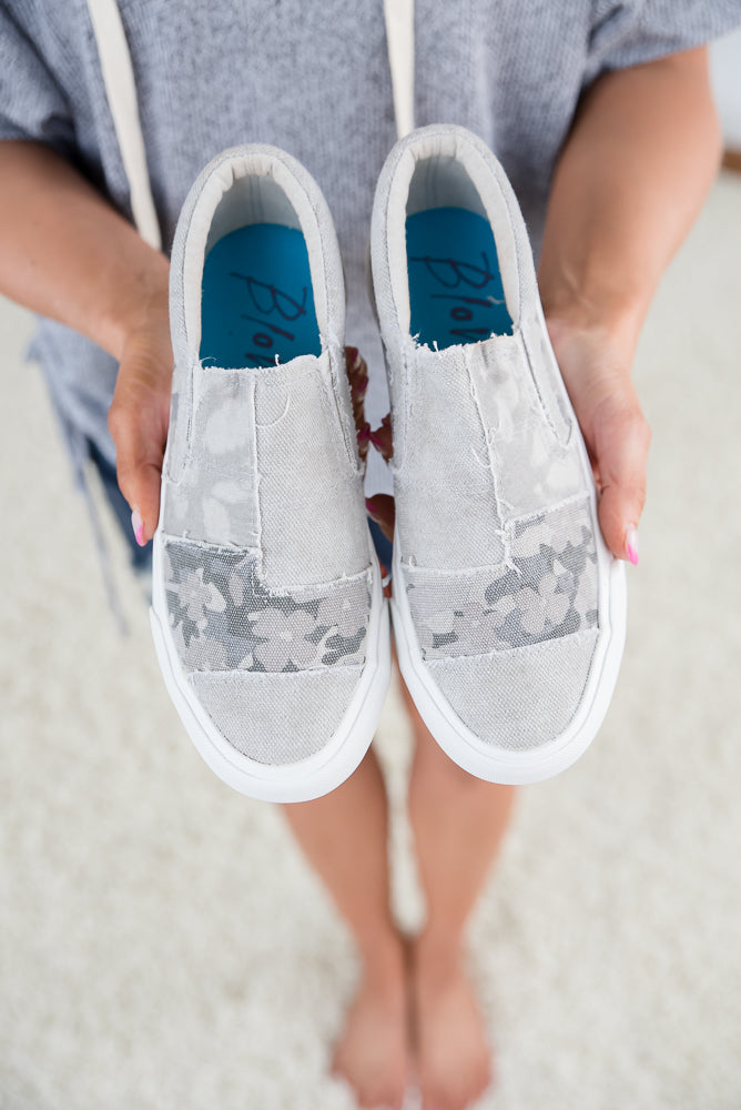 Maddox Sneaker in Love Not War