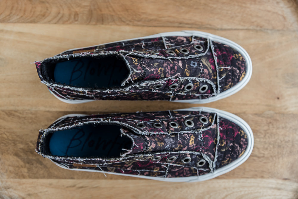 Play Sneakers in Black Smashing Floral