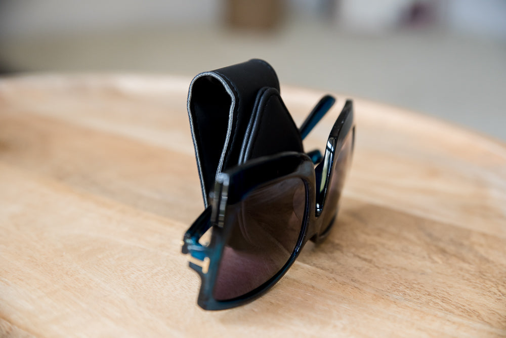 Hold On Visor Clip in Black