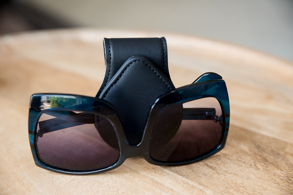 Hold On Visor Clip in Black
