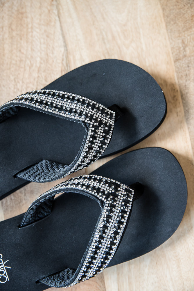Hibiscus Sandals in Black