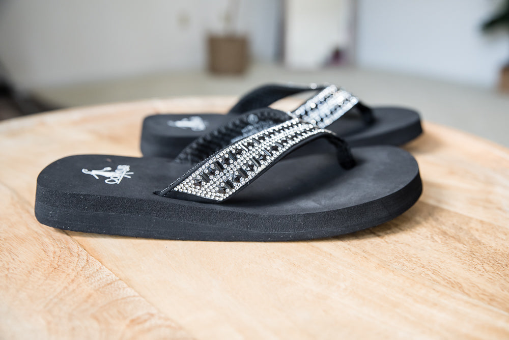 Hibiscus Sandals in Black