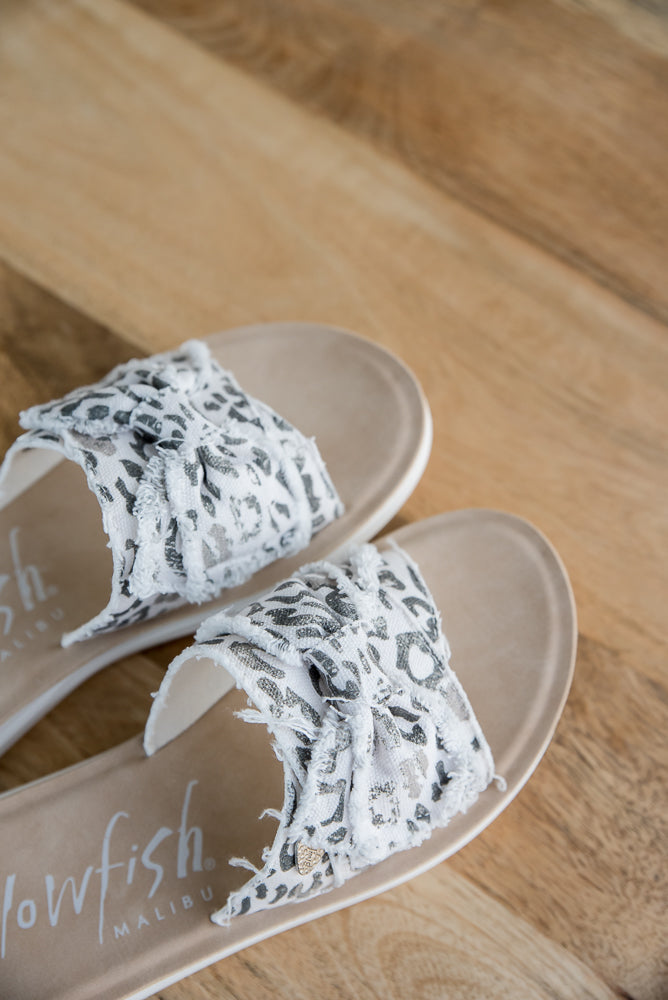 Saturn Sandal in Gray Paper Cat