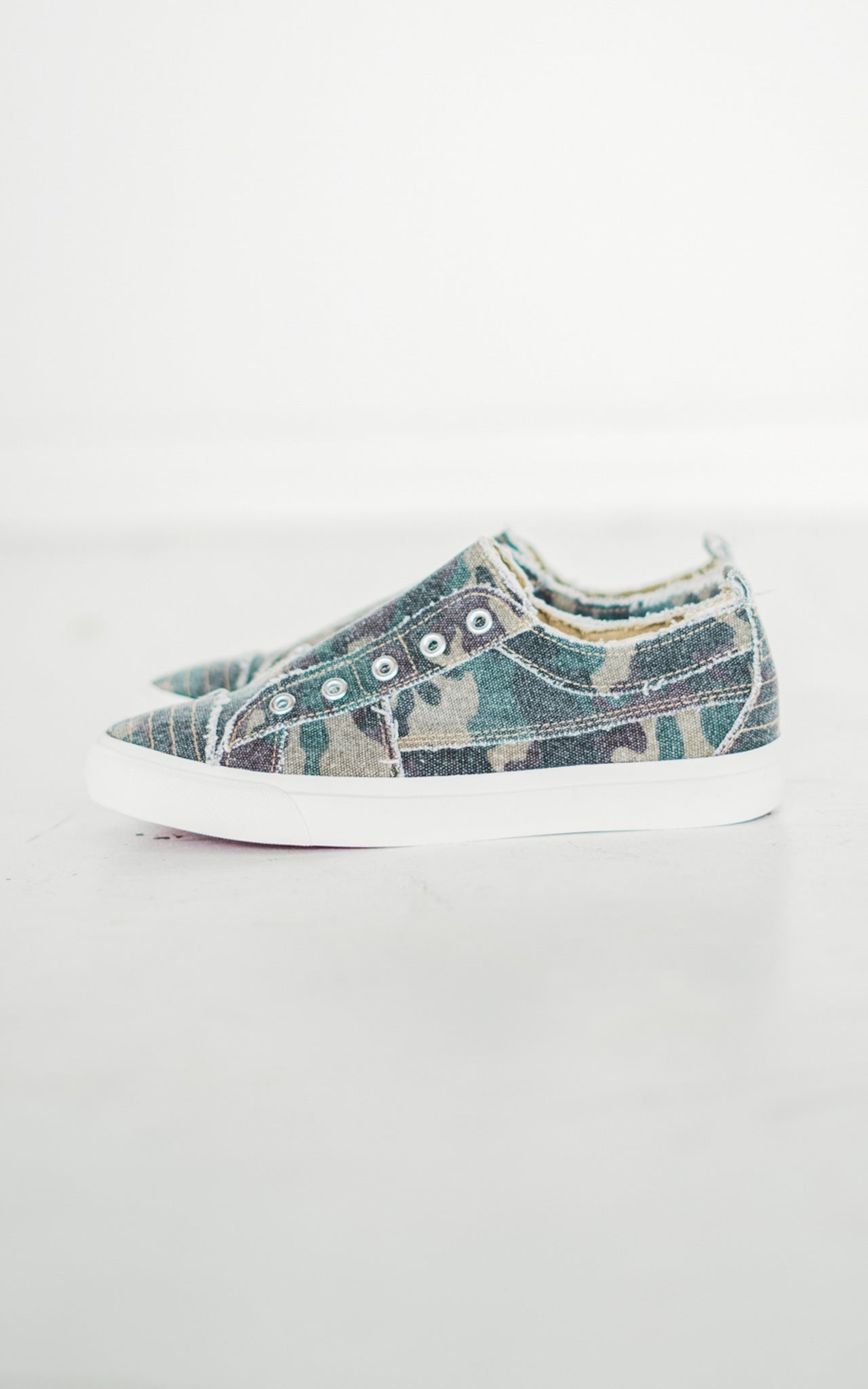Corkys Babalu Sneaker in Camo