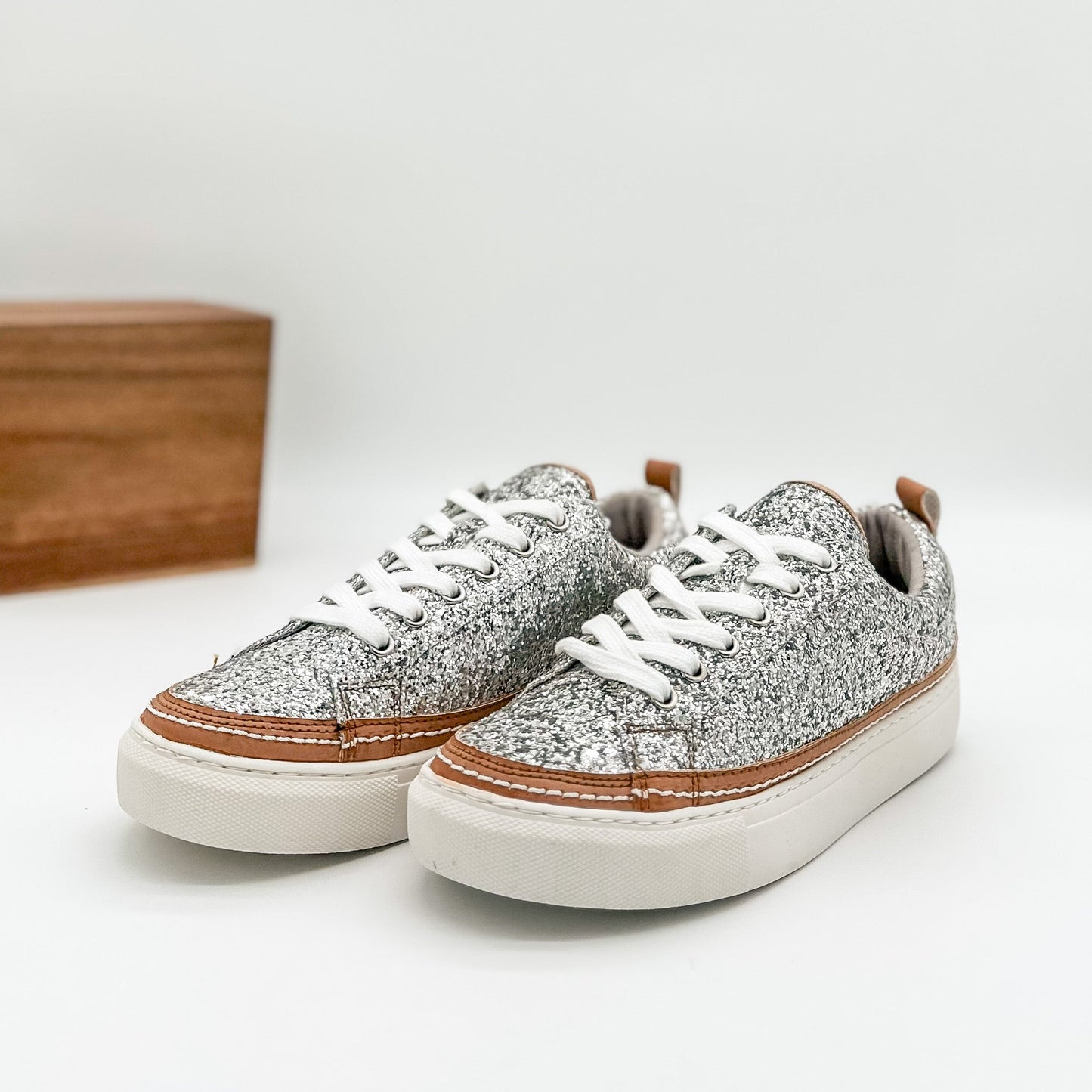 Not Rated Chestnut Glitter Sneakers in Silver
