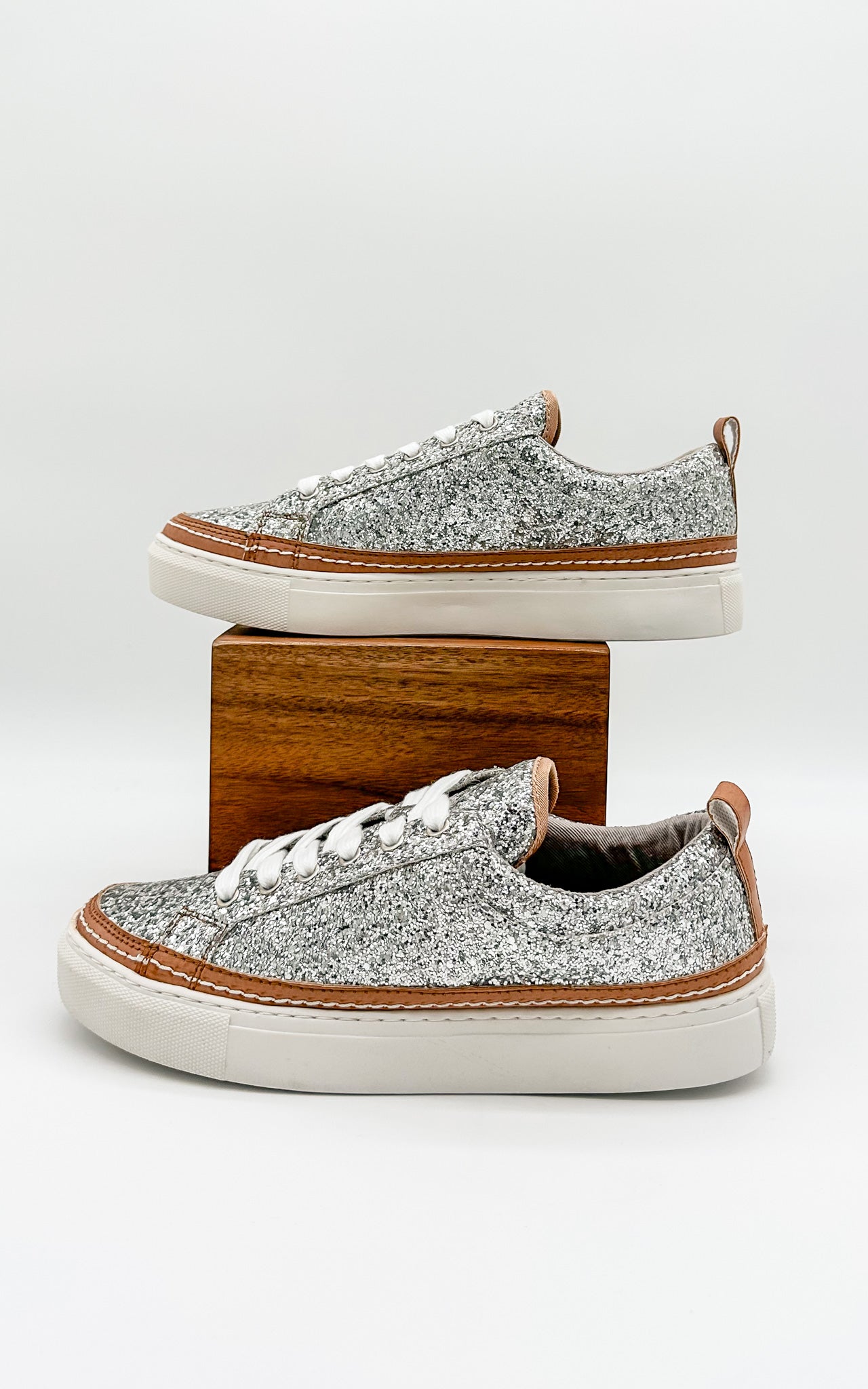 Not Rated Chestnut Glitter Sneakers in Silver