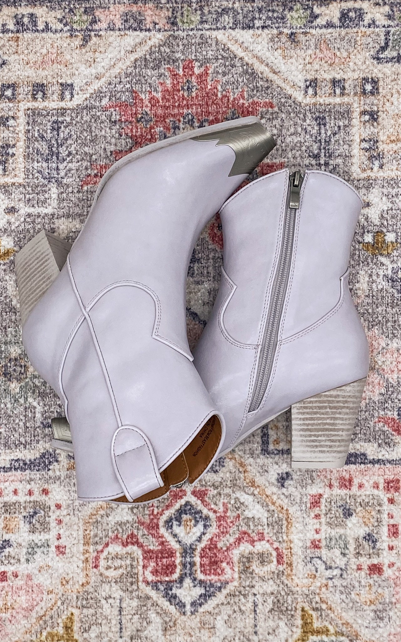 Beast Dakota Ankle Boots in Lilac