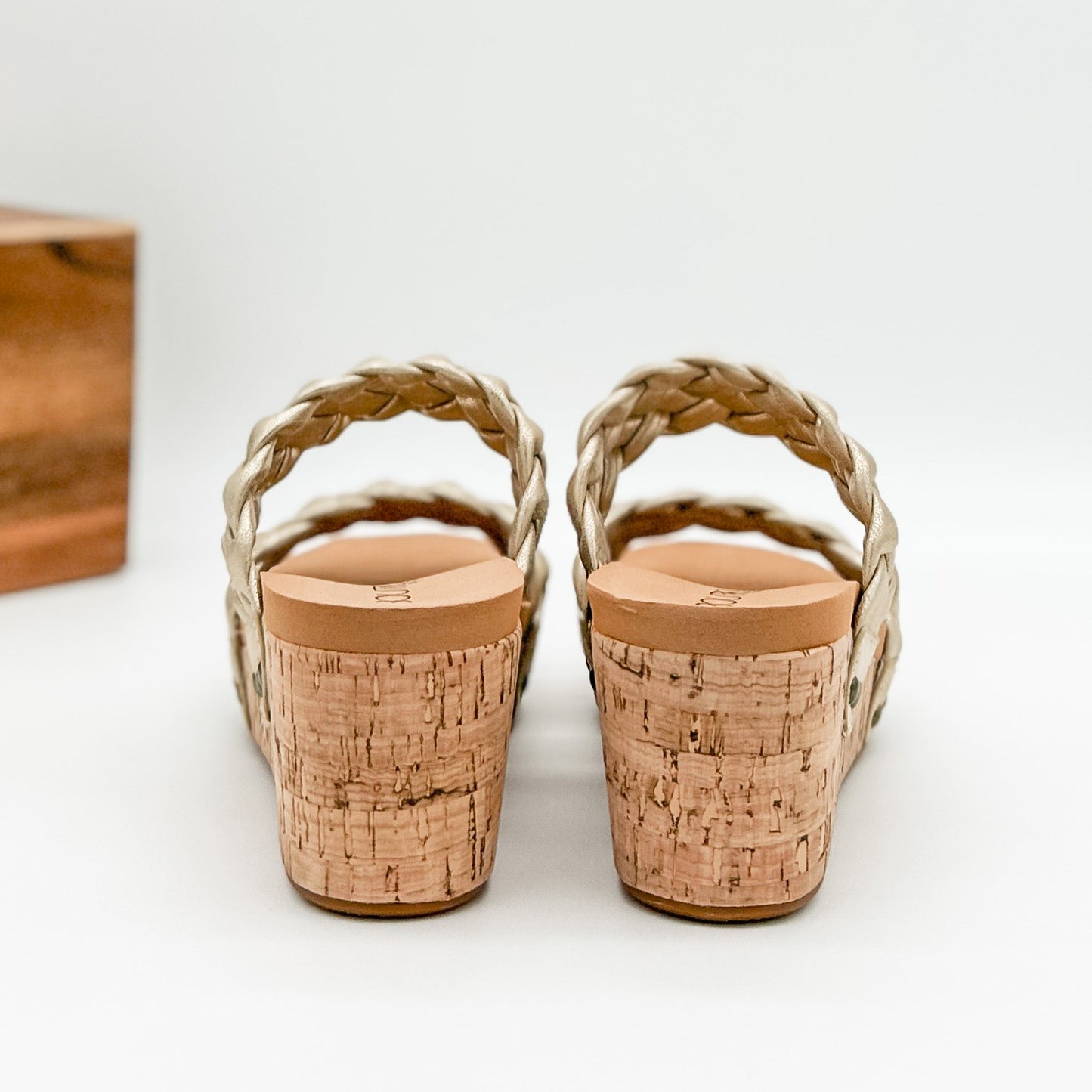 Corkys Delightful Wedge in Gold
