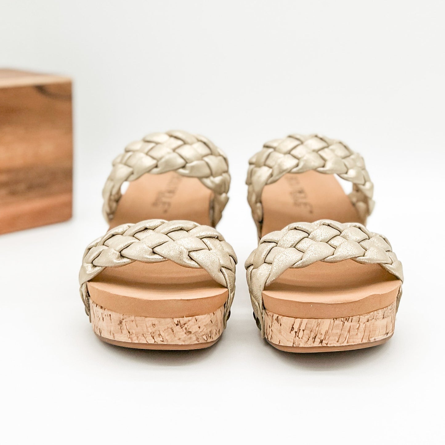 Corkys Delightful Wedge in Gold