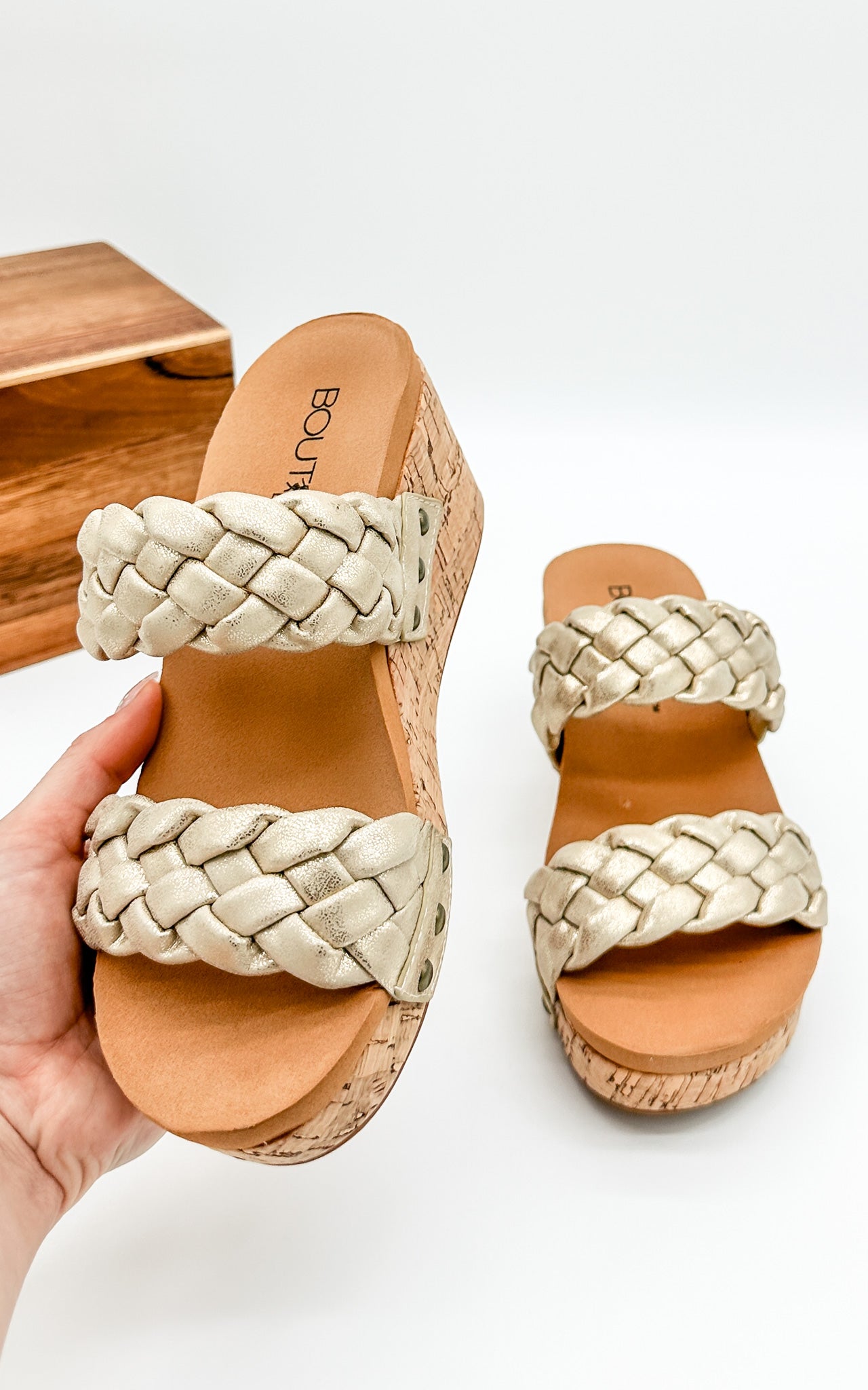 Corkys Delightful Wedge in Gold