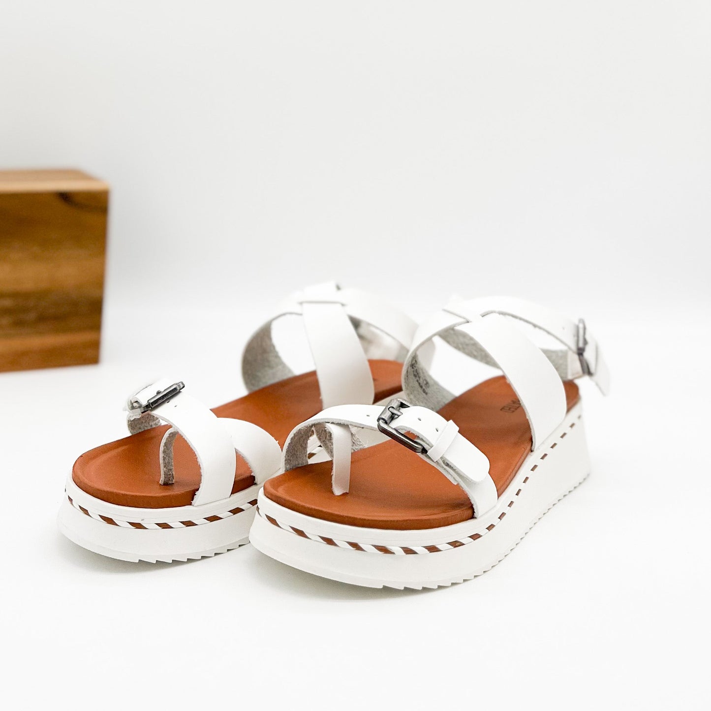 Not Rated Enna Sandal in White