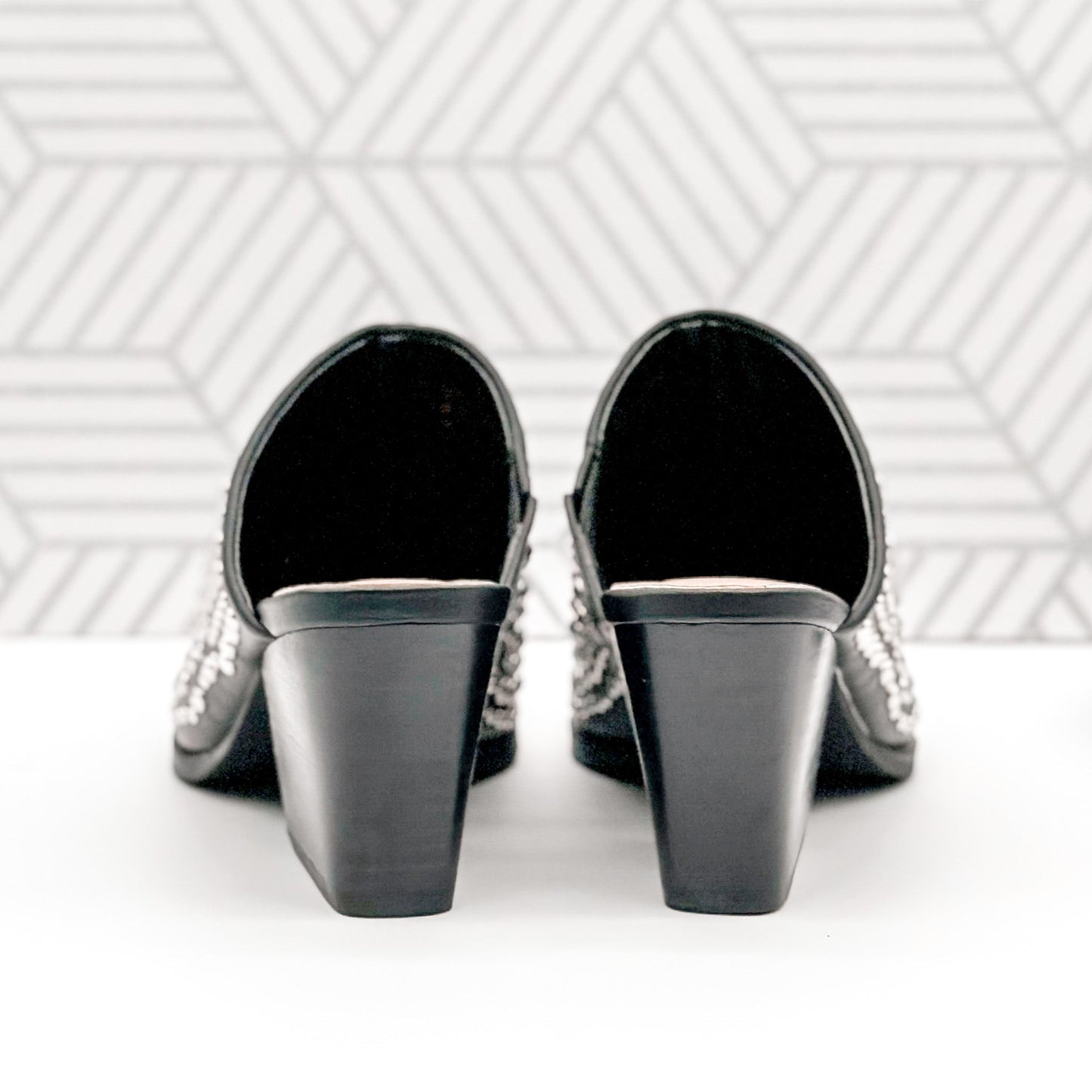 Beast Hazel Mule in Black