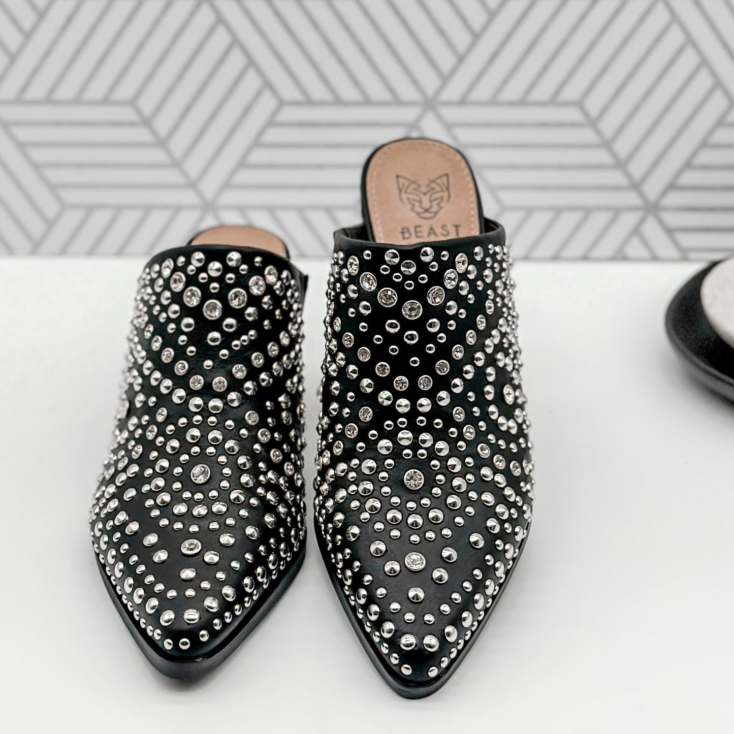 Beast Hazel Mule in Black