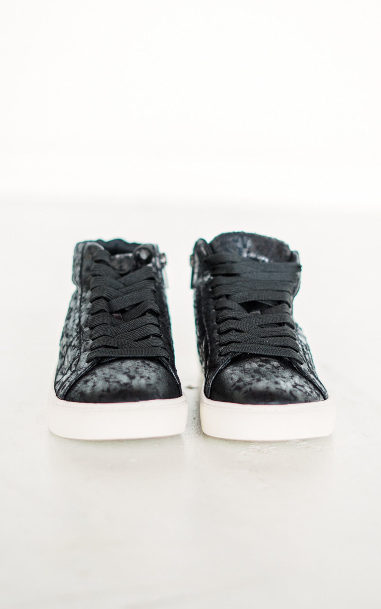 Corkys Imagine Sneaker in Black Metallic