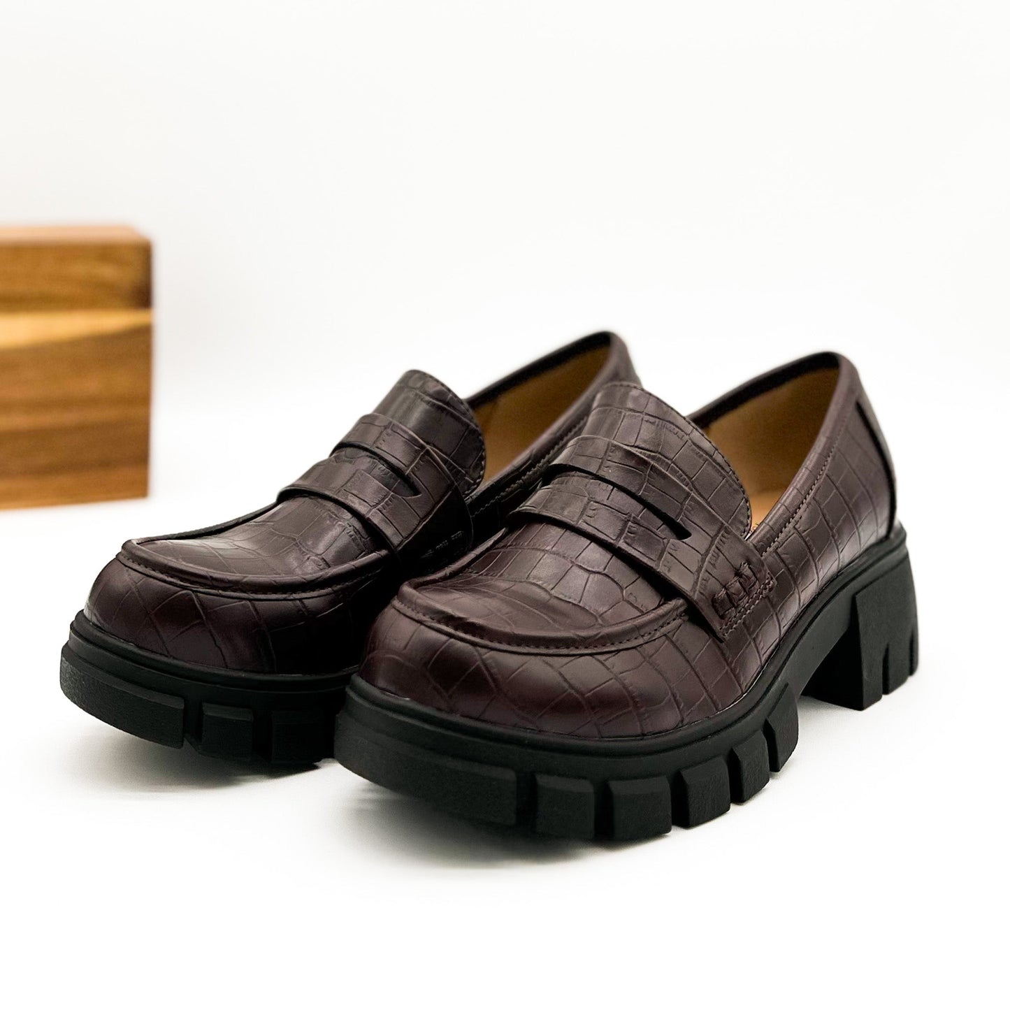 Corkys Keeper Loafer in Brown Croco