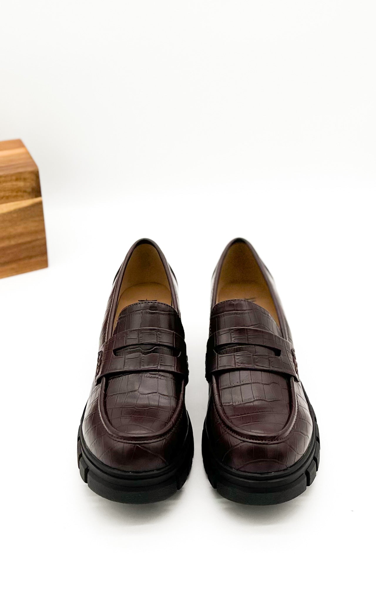 Corkys Keeper Loafer in Brown Croco