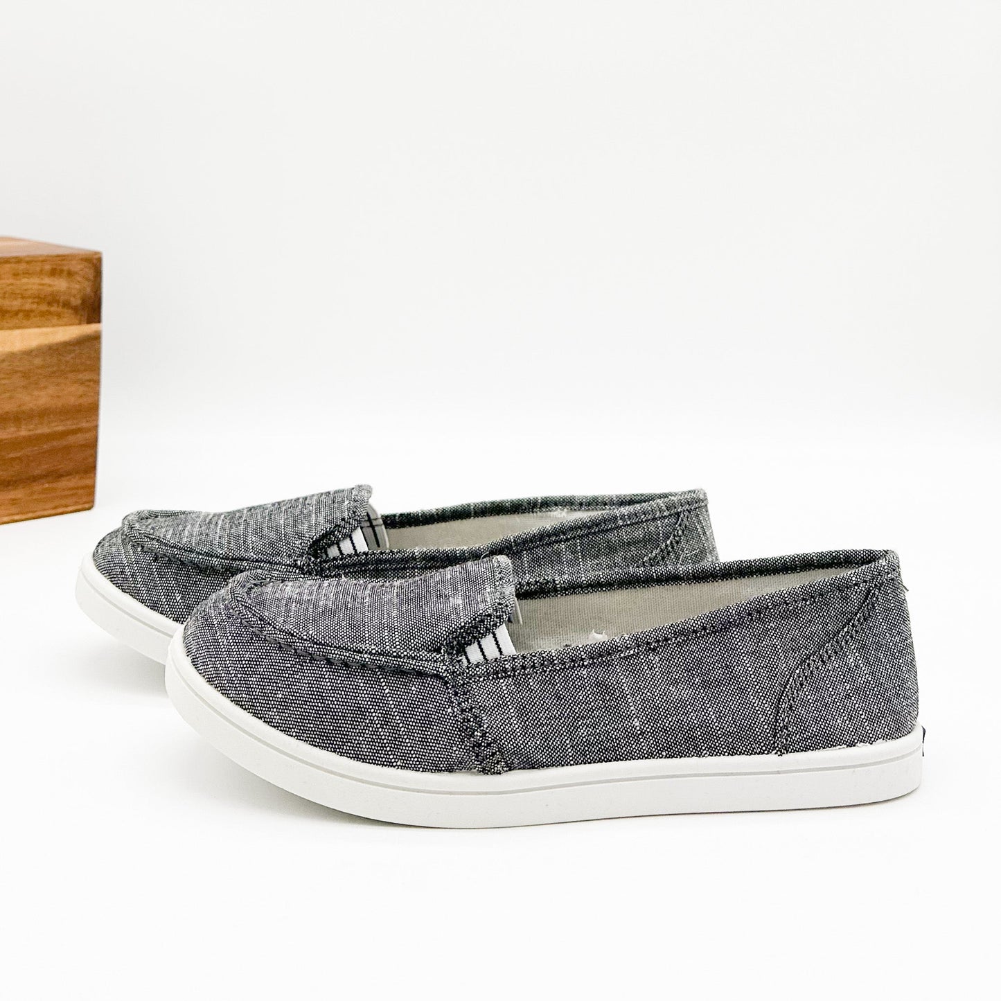 Not Rated Mackerel Sneaker in Charcoal