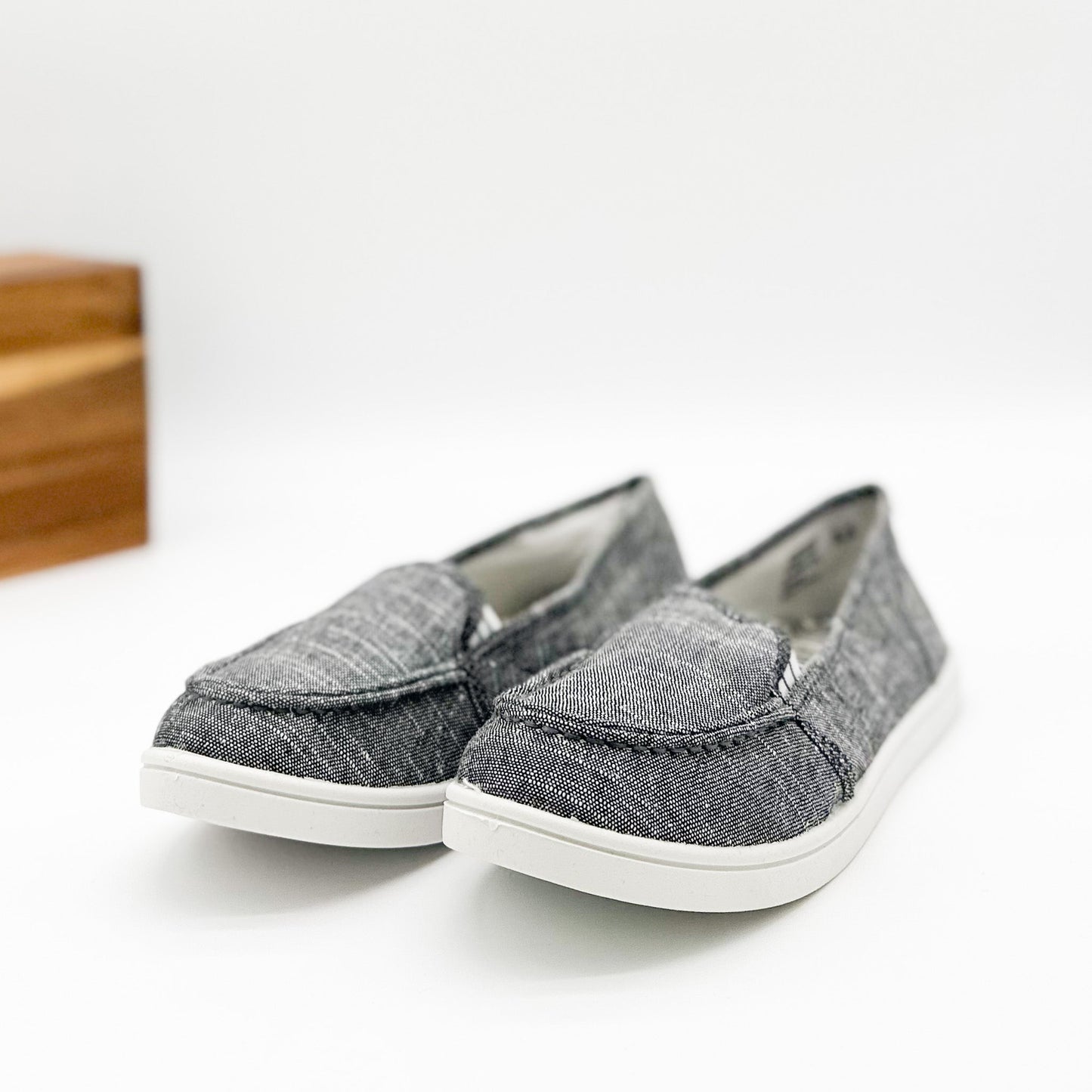Not Rated Mackerel Sneaker in Charcoal