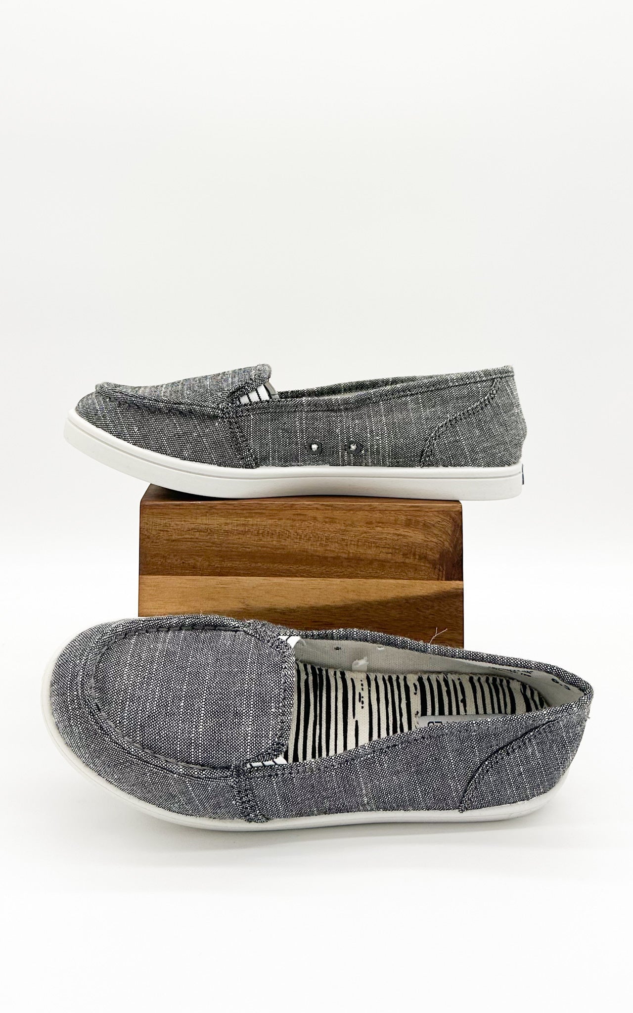 Not Rated Mackerel Sneaker in Charcoal
