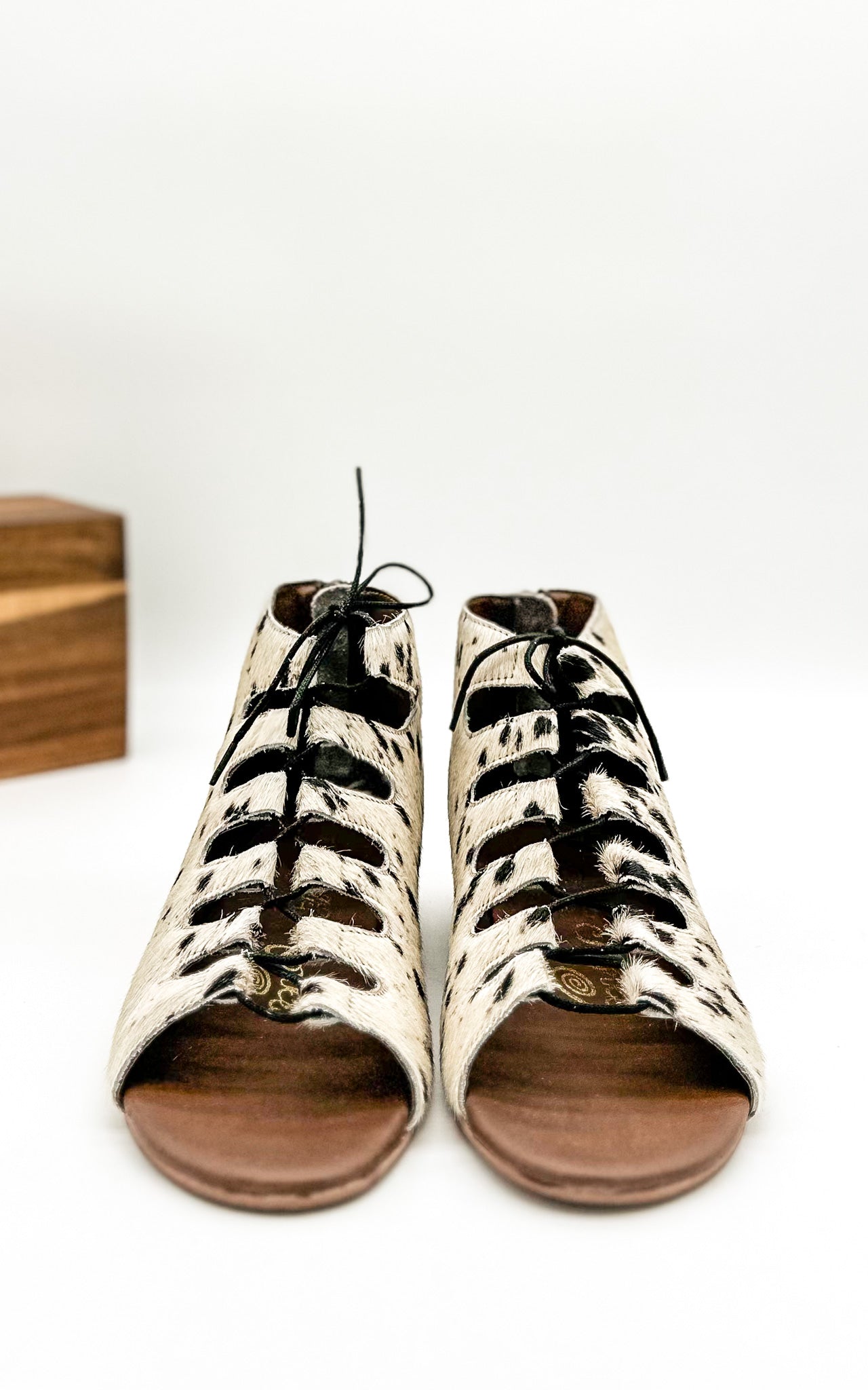 Naughty Monkey Nola Sandals in Black and White