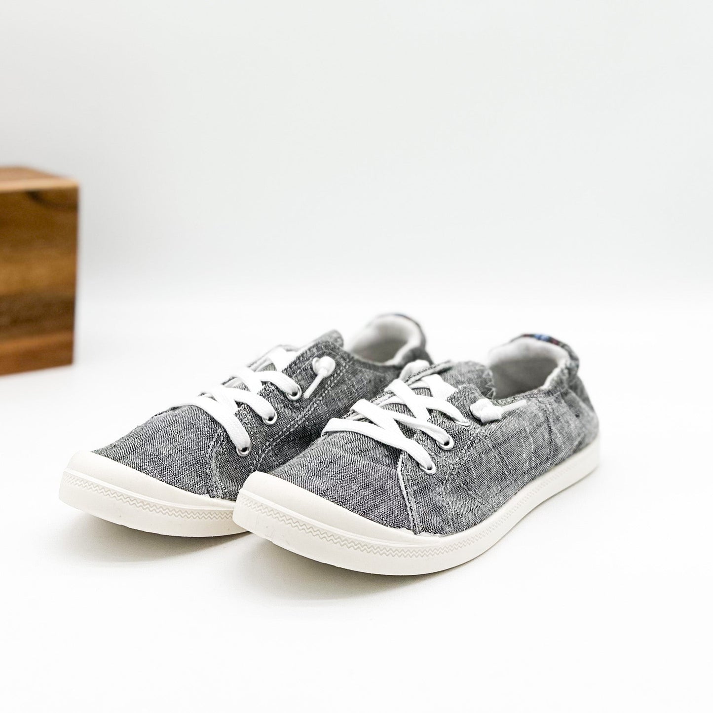 Not Rated Rae Sneaker in Charcoal