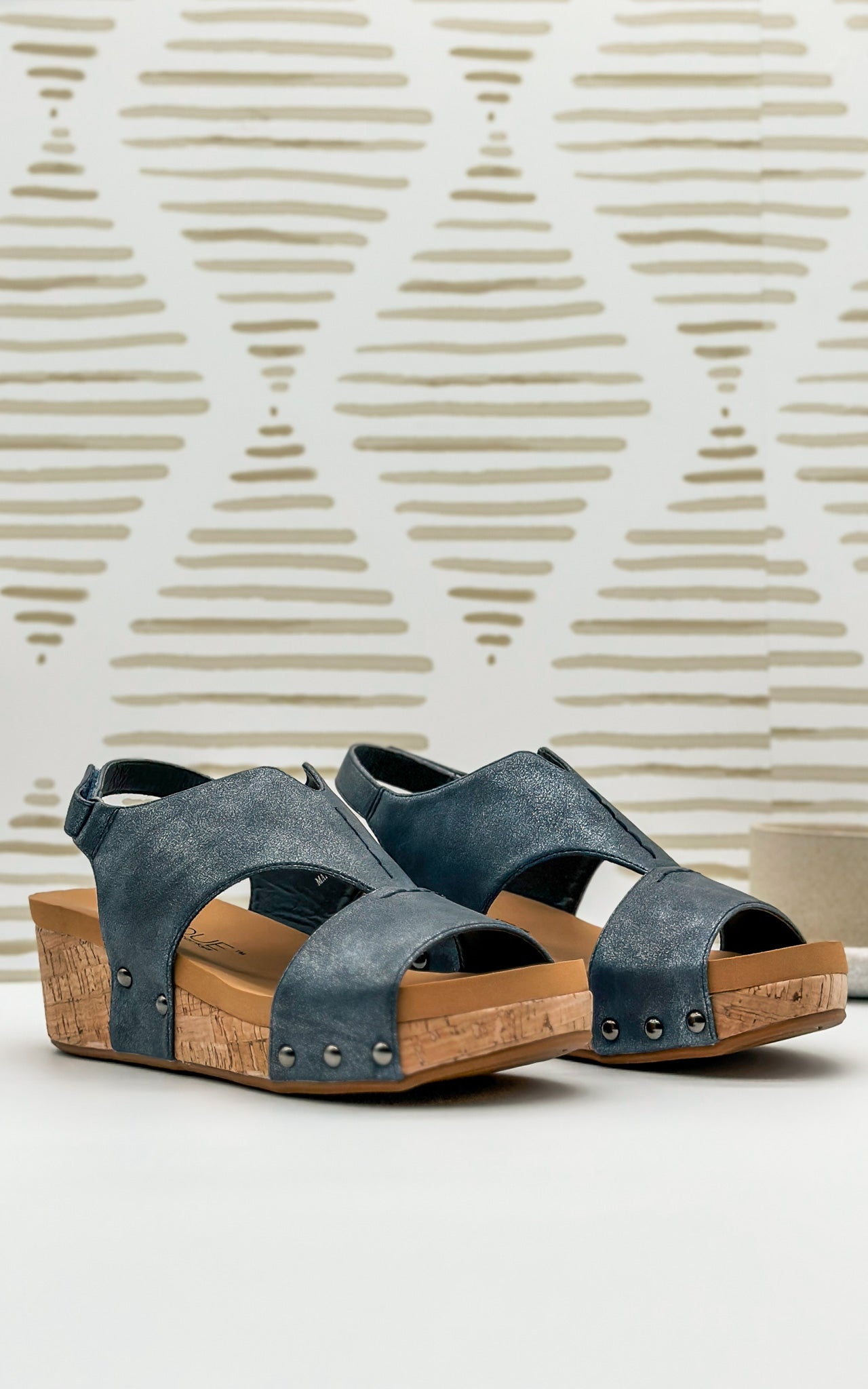 Corkys Refreshing Wedge in Navy