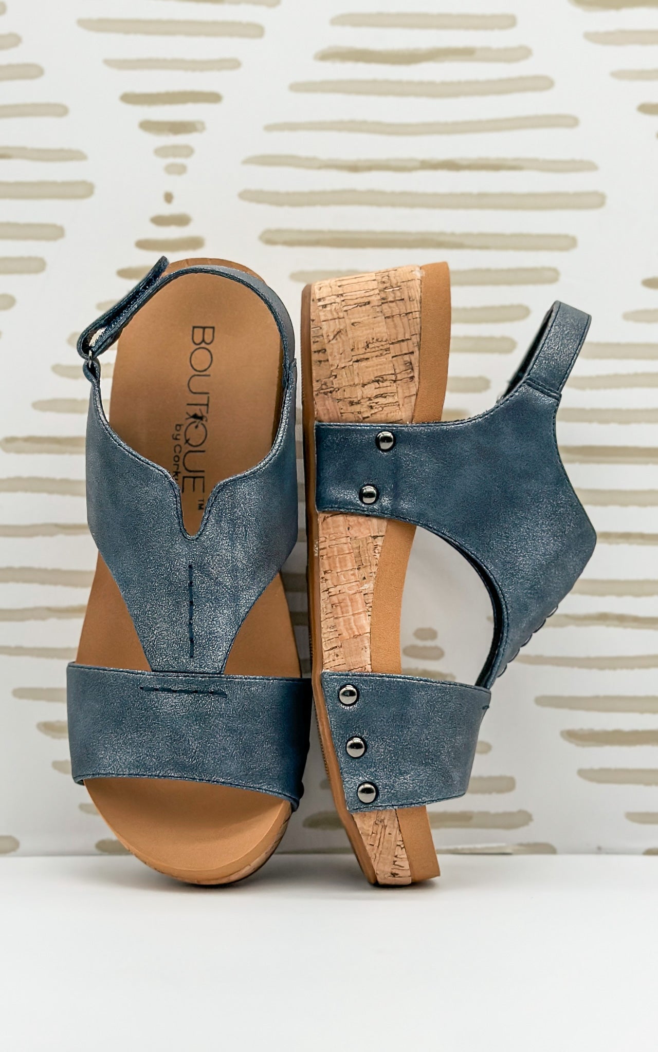 Corkys Refreshing Wedge in Navy