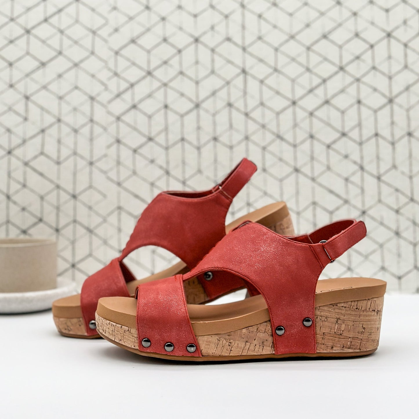 Corkys Refreshing Wedge in Red