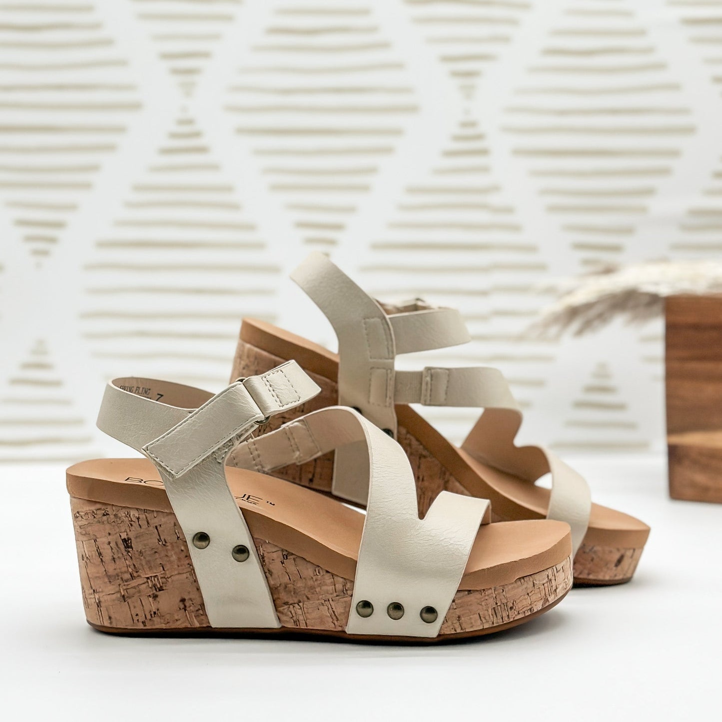 Corkys Spring Fling in Cream