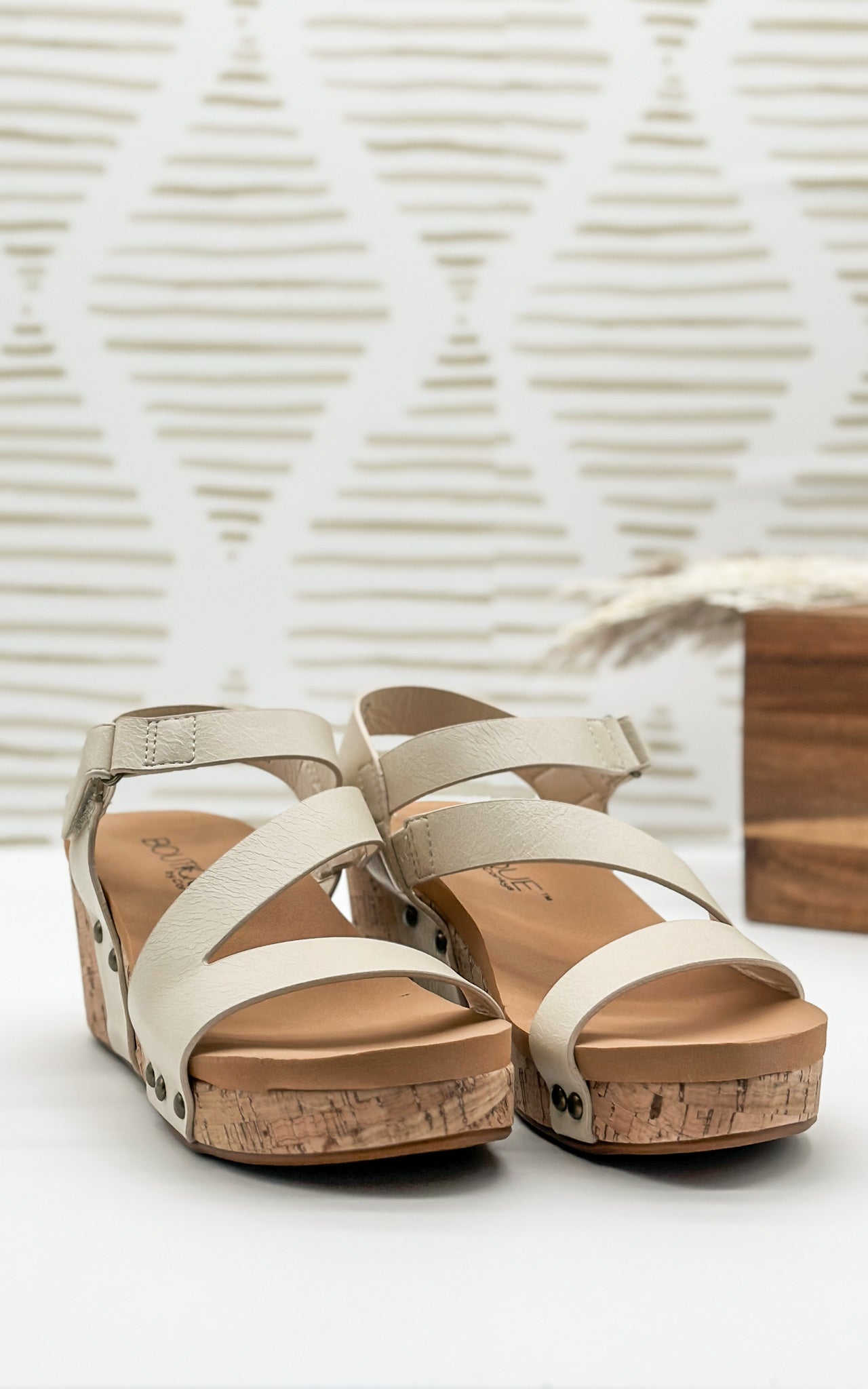 Corkys Spring Fling in Cream