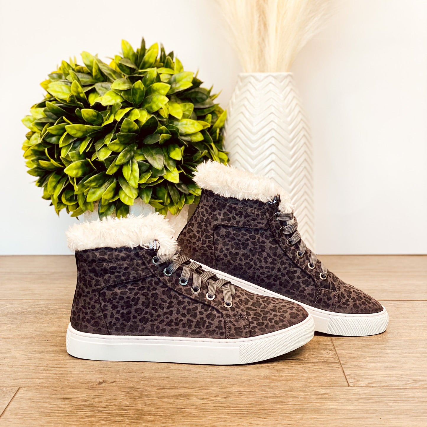 Corkys Templin Sneaker in Grey