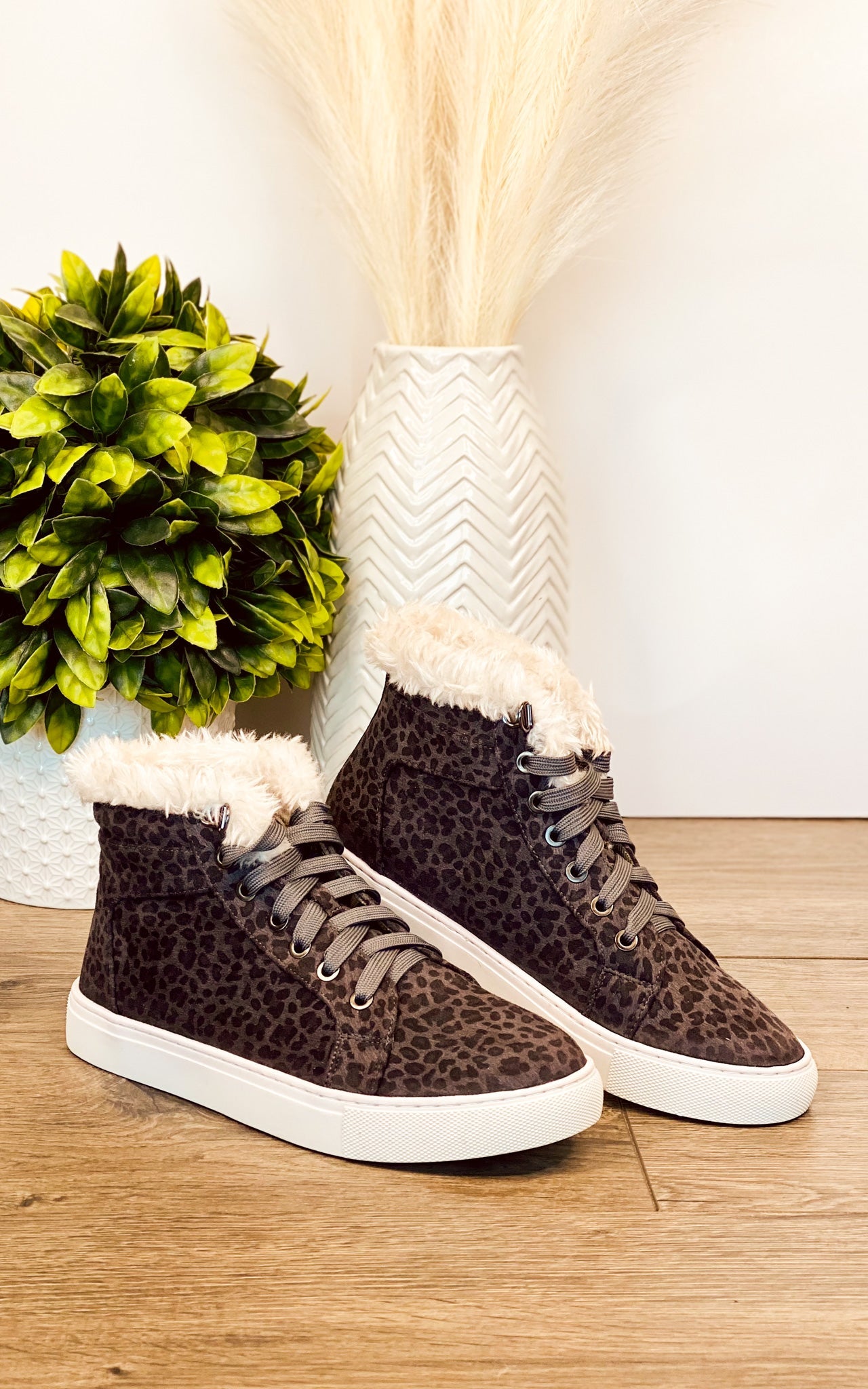 Corkys Templin Sneaker in Grey