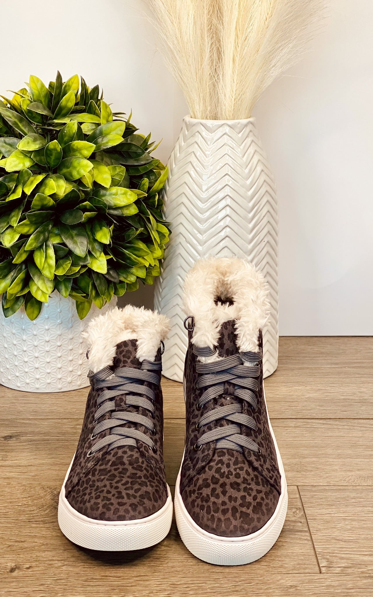 Corkys Templin Sneaker in Grey