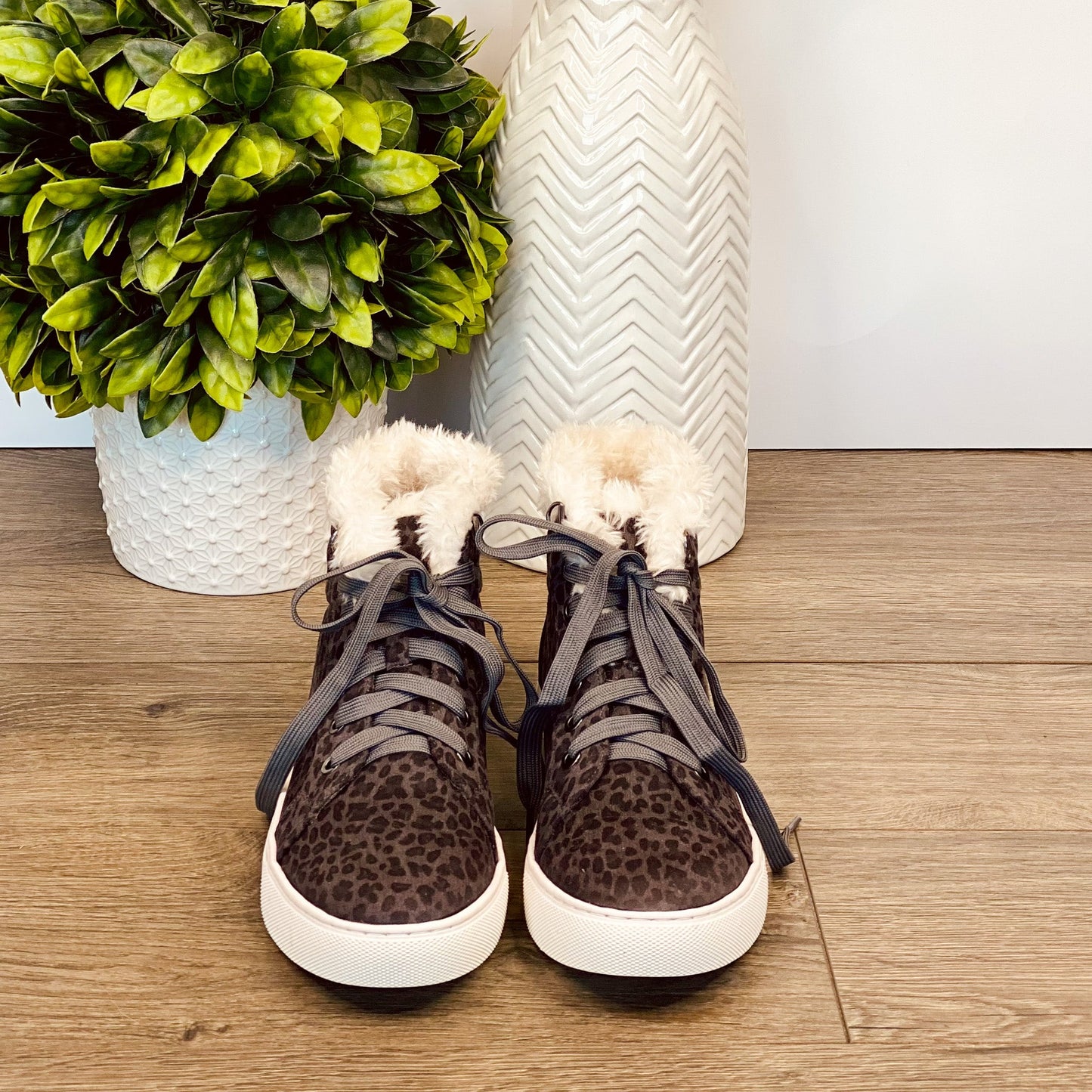 Corkys Templin Sneaker in Grey