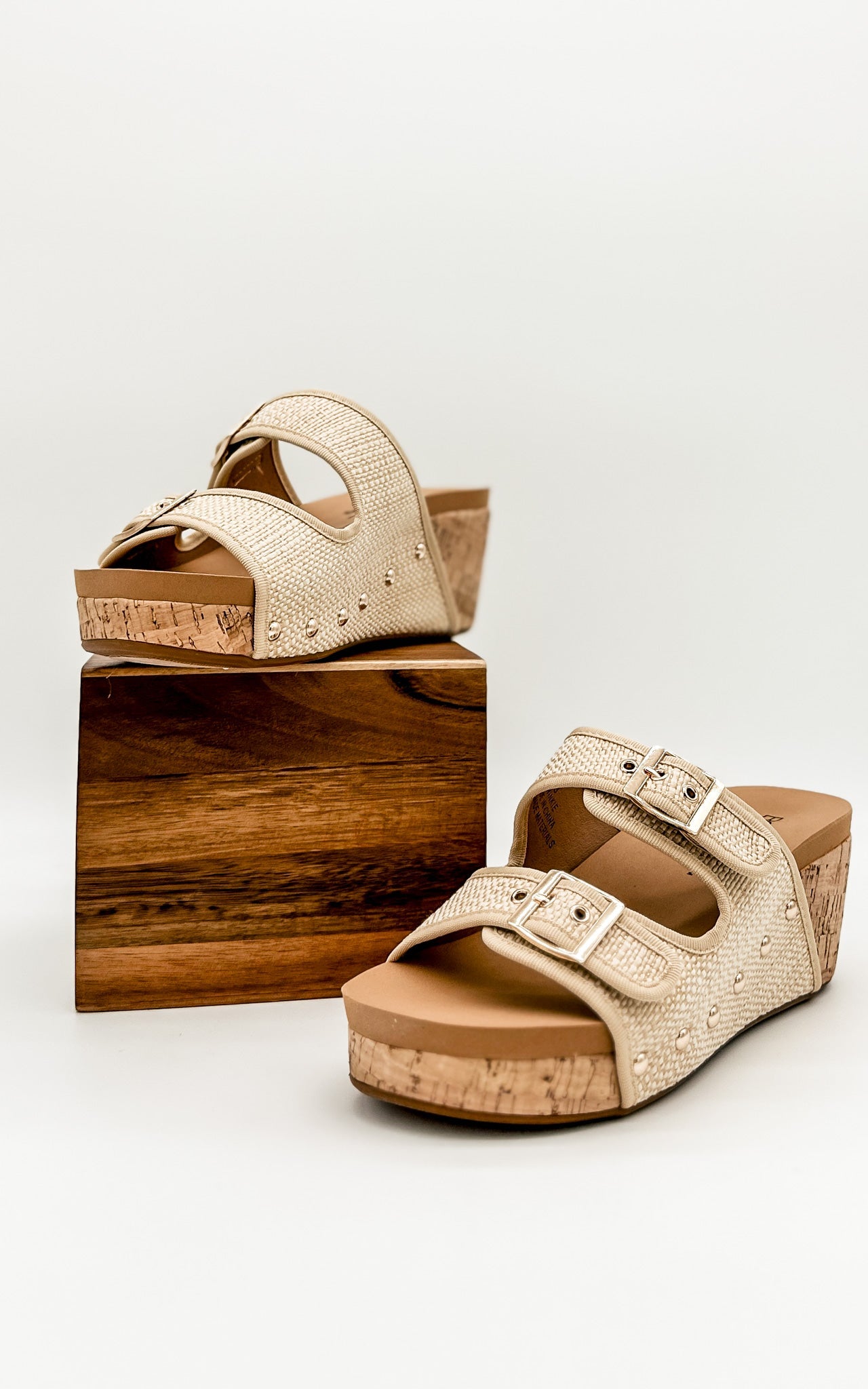 Corkys Twinkie Wedge in Shiny Raffia