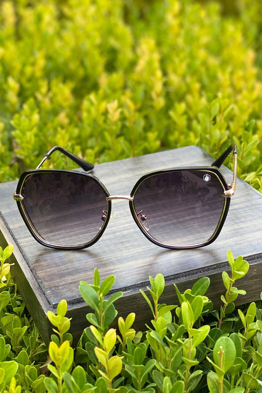 American Bonfire Vibes Sunglasses in Black