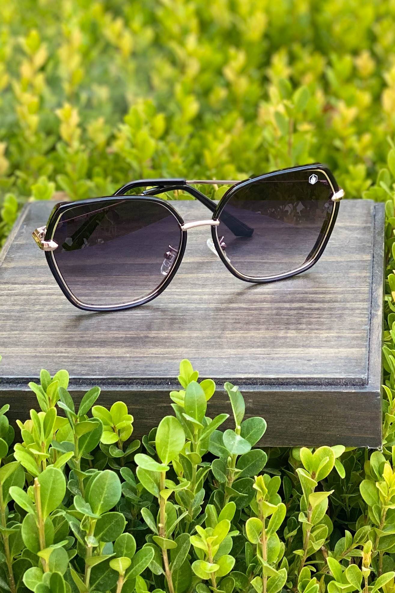 American Bonfire Vibes Sunglasses in Black
